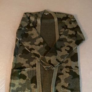 American Eagle Camo cardigan